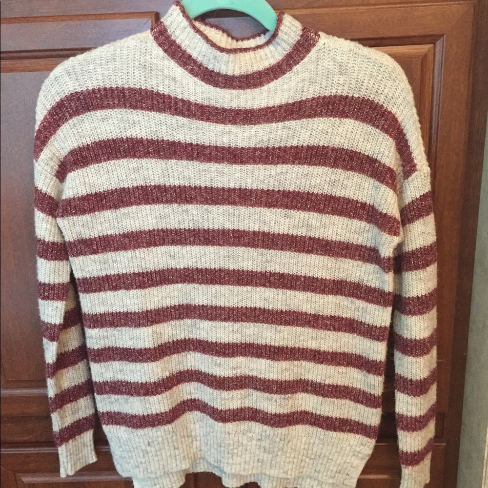 AE TURTLE NECK SWEATER